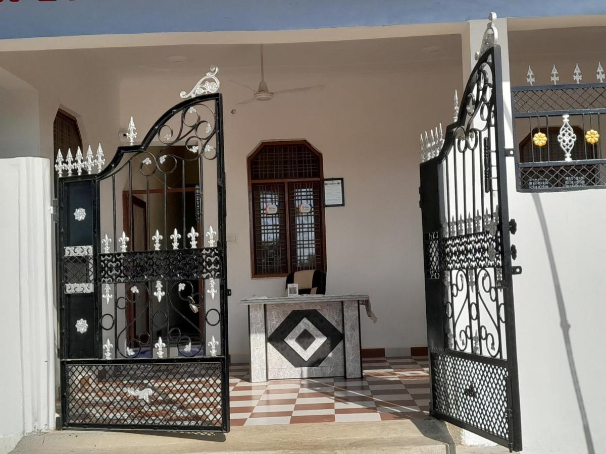 Rani Palace ขชุราโห ภายนอก รูปภาพ